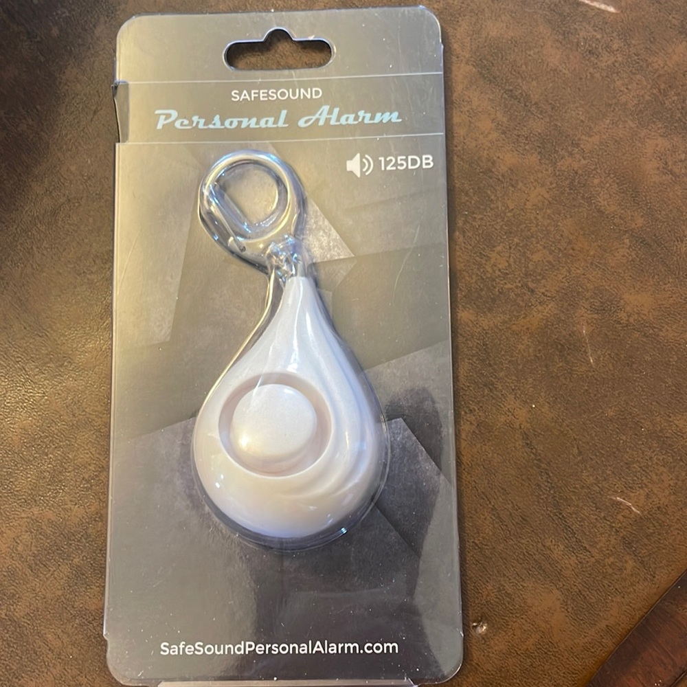 SAFESOUND PERSONAL ALARM WHITE KEYCHAIN 125 DB SELF DEFENSE STUDENT SAFETY
